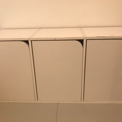ニトリ　扉付きカラーボックス