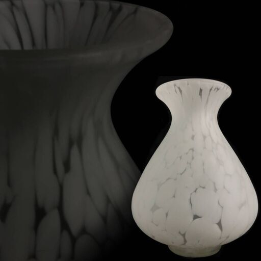 ut11/1　岩田　糸子　手吹きガラス花瓶　花ごよみ　花生　花入　壷　IWATA GLASS 壺　花器　華道具　岩田久利・妻　伝統工芸