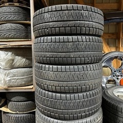 ピレリ ICE ASIMMETRICO スタッドレス 16インチ 205/55R16の画像