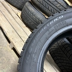 ピレリ ICE ASIMMETRICO スタッドレス 16インチ 205/55R16の画像