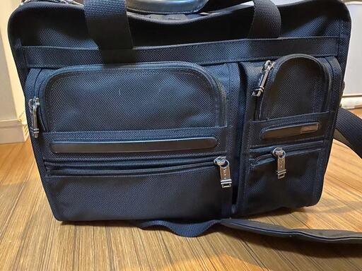 TUMIビジネスバッグ（ほぼ未使用、形状良好）