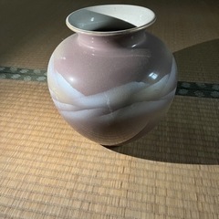 骨董品の壺です。