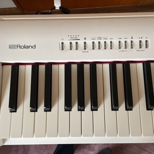 電子ピアノ　ローランド　FP-30