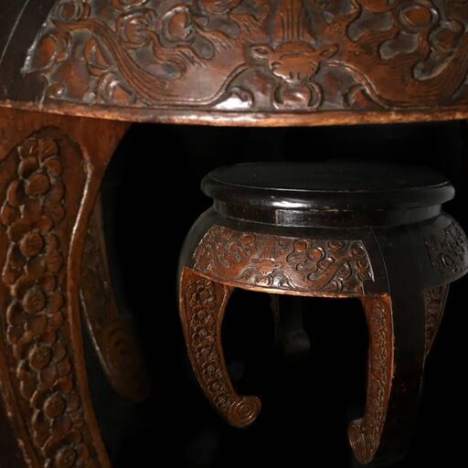 ut9/47 アジアン家具 時代蝙蝠図丸型花台 木製 スツール 椅子 イス チェア 飾台 丸椅子 インテリア 彫刻 エスニック 置き台 ②