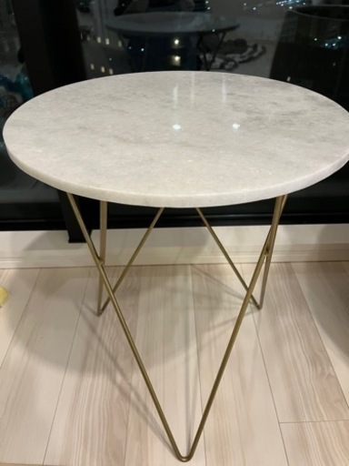 ZARA大理石テーブル