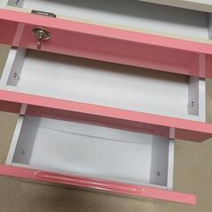 デスクの引き出しだけです。の画像