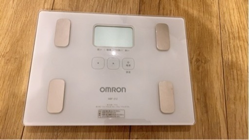 体重計　OMRON