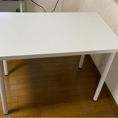 IKEAのダイニングテーブル