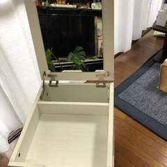 1台2役‼︎ キャスター付きサイドテーブル＆ドレッサー（お話し中）の画像
