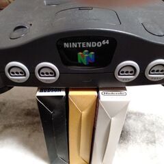 NINTENDO64　本体＋ソフト3本付の画像