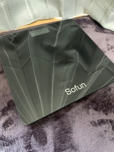 ☆美品☆体重計 ヘルスメーター 電源自動ON/OFF バックライト付 ボディスケール 180kgまで対応 強化ガラス 電子スケール 薄型 コンパクト