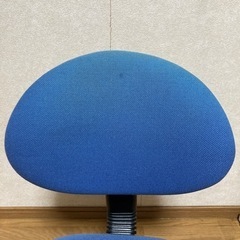 キャスター付き学習チェアの画像