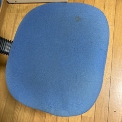 キャスター付き学習チェアの画像