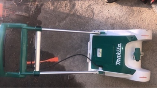 牧田電動手推草坪剪草機