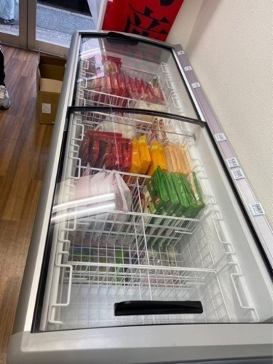 冷凍ショーケース　冷凍庫1