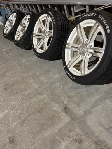 ハイエース　ホイール　タイヤ