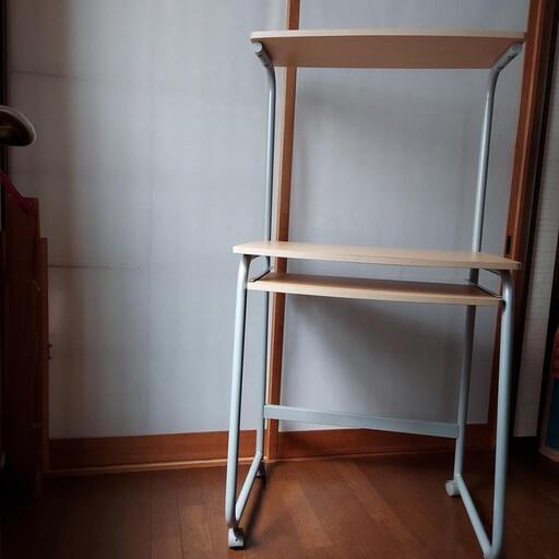パソコンデスクと本棚(単行本用)値下げしました。