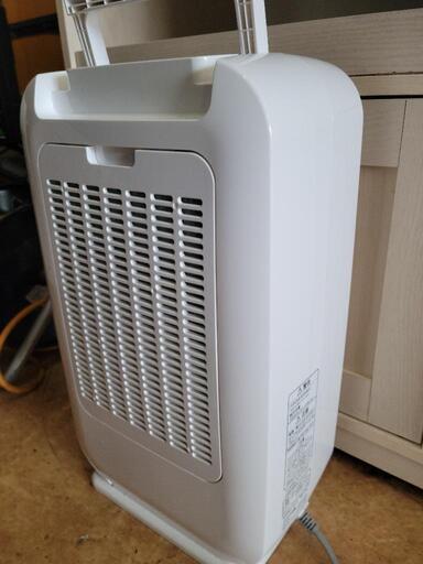 【美品】除湿機　日立　HJS-D562　2018年製　HITACHI　家庭用 衣類乾燥除湿機：日立の家電品