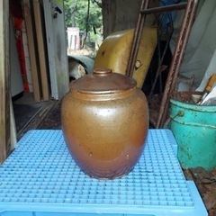 古い瓶 蓋付き