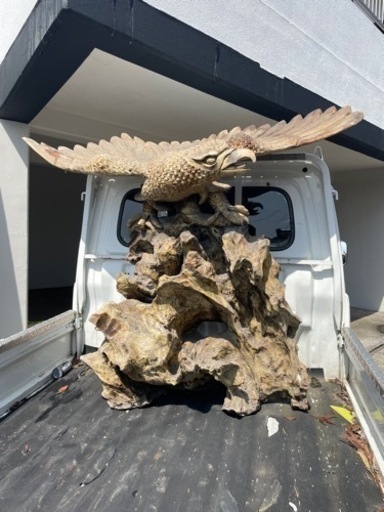 鷹の置物（木製）