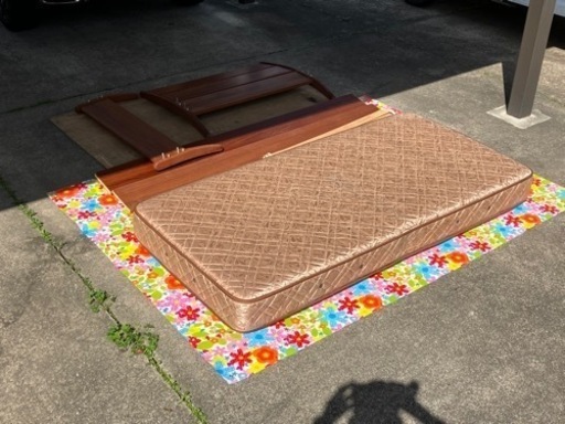 値下げしました‼️木製シングルベッドマットレス付き️美品✨