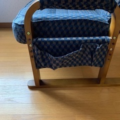 リクライニングできる座椅子の画像
