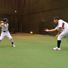 バッセンでプロ野球経験者に教わる「バッティング教室」。打撃の基本...