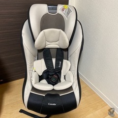 コンビ　マルゴットチャイルドシート　新生児〜７歳