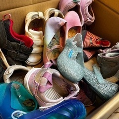 子供服80〜110くらい 靴 未使用あり 12.5〜17くらいの画像