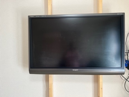 テレビ　46インチ