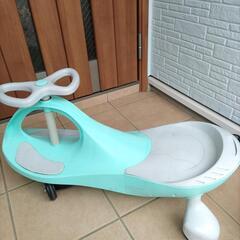 子供　車乗り物／スイングカー