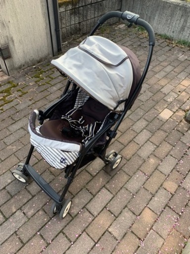 Combi チャイルドシート　ベビーカー