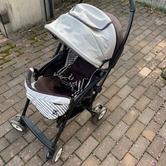 Combi チャイルドシート　ベビーカー