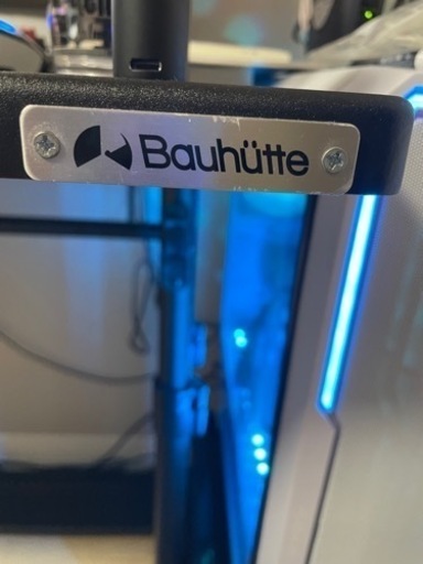 【中央区引き取り限定】Bauhutteゲーミングデスク