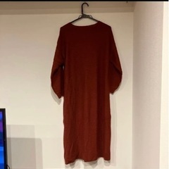 軽いニットワンピースの画像