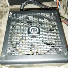700Wメーカー、Thermaltakeの画像