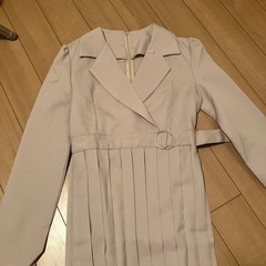トレンチ風プリーツワンピースの画像
