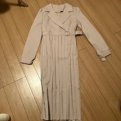 トレンチ風プリーツワンピース