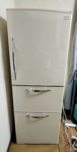 値下げました！日立冷蔵庫（265L）