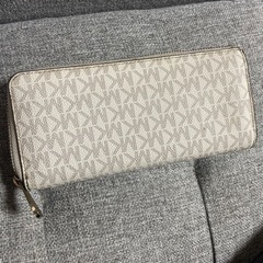 マイケルコース長財布の画像