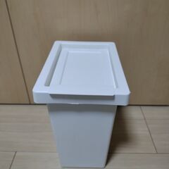 ゴミ箱　（小）
