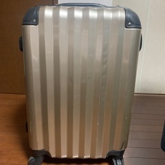スーツケースの画像