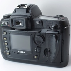 Nikon D70★S数少★スマホ転送★純正レンズキット★ニコンの名機 1ヶ月動作補償あり！ 安心のゆうパック代引き発送！ 送料、代引き手数料無料！の画像