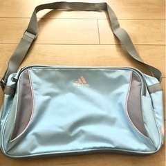 スポーツバッグ