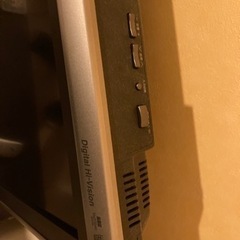 ★受け渡し予定が決まりました【無料、差し上げます】テレビとテレビ台の画像