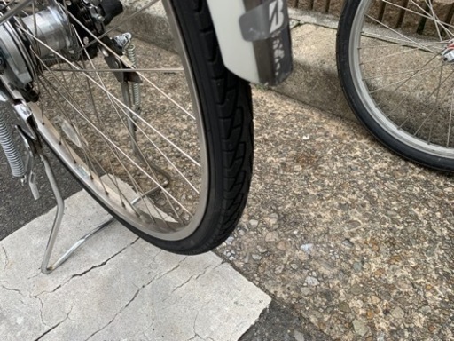 ??　電動自転車　配達可能　ブリヂストン　２６インチ　8.7ah 2-4 サイド　新品　前後タイヤチューブ　新品　充電器　付き　美品　