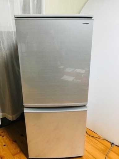 【決まりました】シャープ 2ドア 冷凍冷蔵庫137L 2018年製 シルバー どっちもつけかえドア