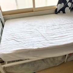 マットレス付き　フレーム付きシングルベッドの画像