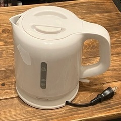 【受付終了】電気ケトル【YAMAZEN DKE-100】