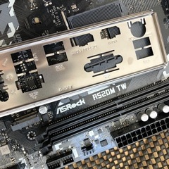 ジャンク扱い ASRock A520M TW i/oパネル付属あり 通電OKの画像